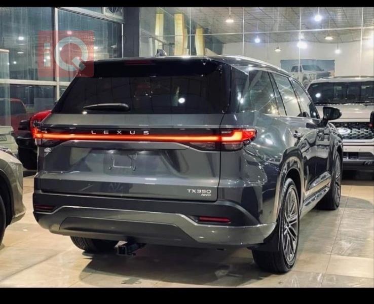 Lexus TX